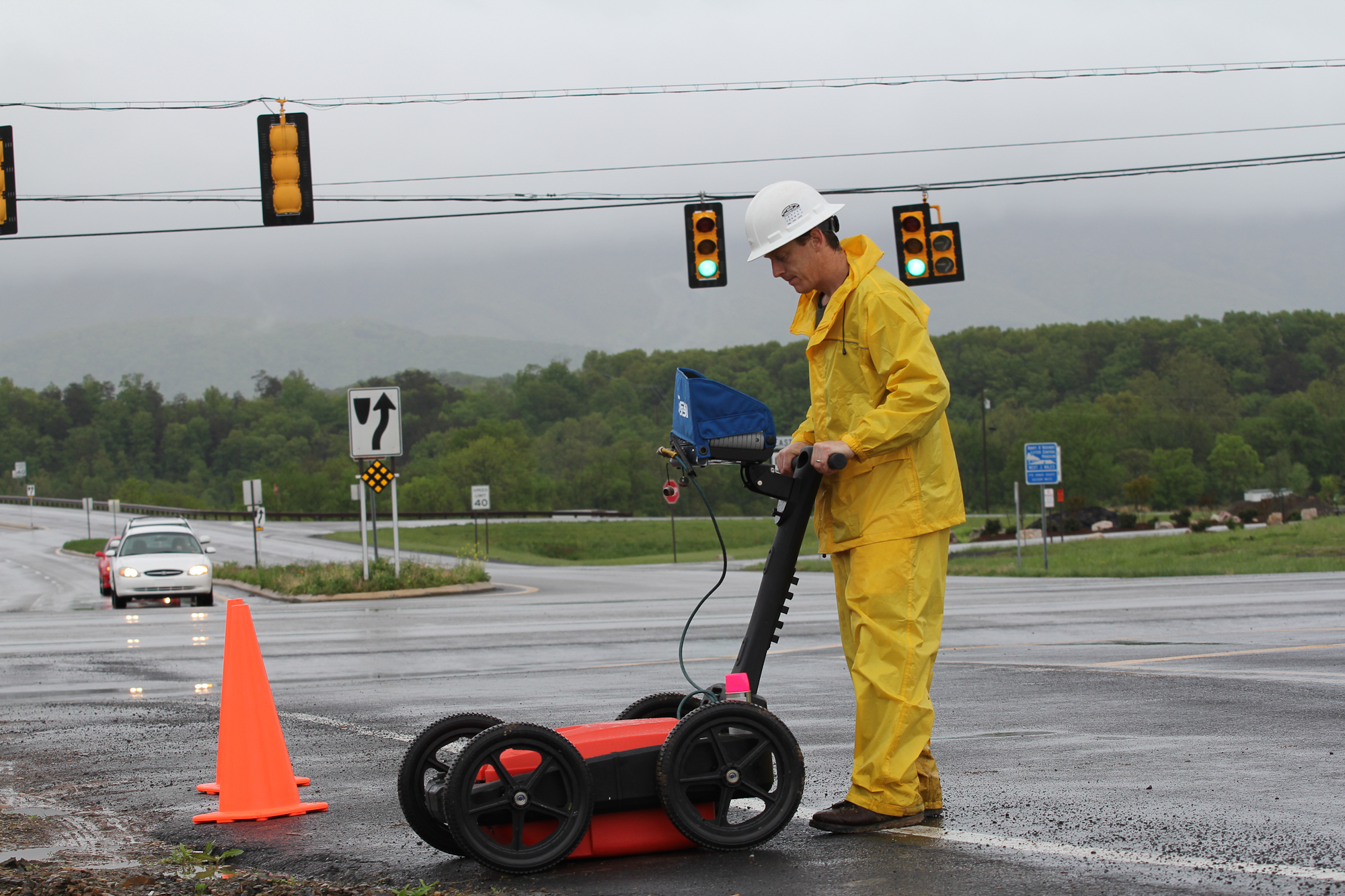 Using a GSSI SIR-3000 to Locate Underground Utilities (West Virginia)