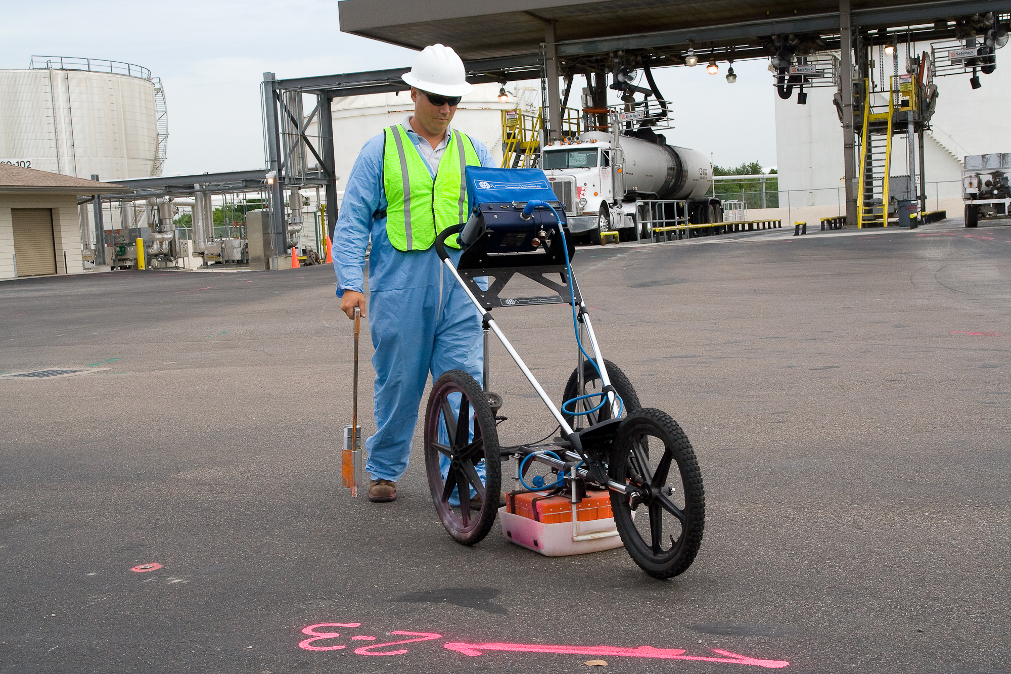 Using a GSSI SIR-3000 to Locate Underground Utilities at an Oil Storage Facility